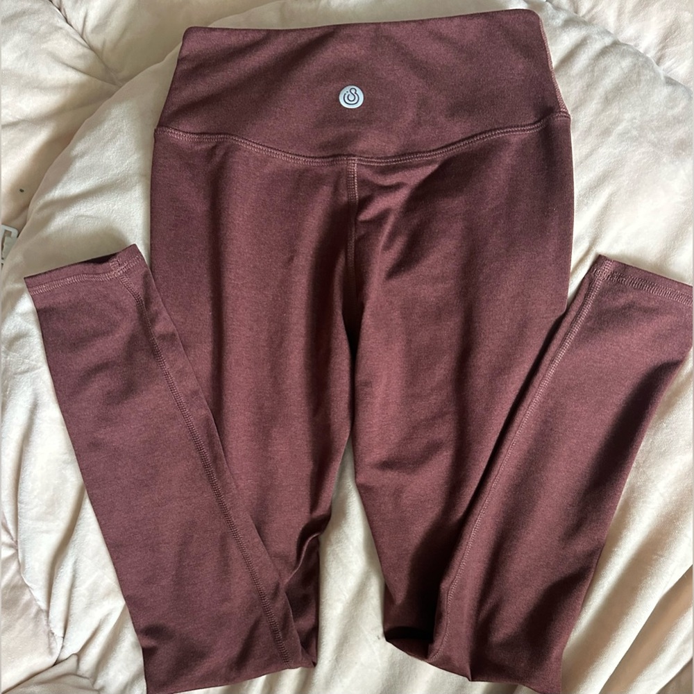 NWOT Isla Movement Leggings